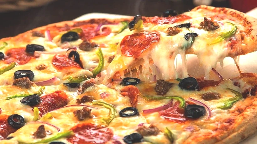 Ünlü Pizza Zinciri İflas Kıskacında: Şubeleri Teker Teker Alarm Verdi - Resim: 4