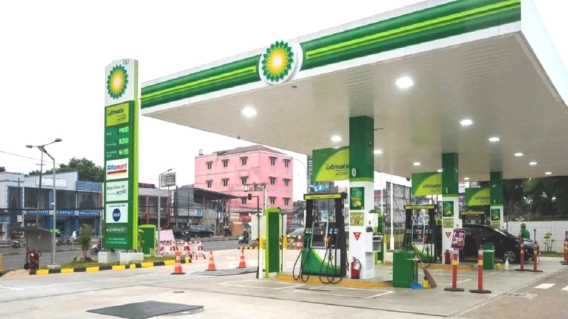 Akaryakıt Devi 300 İstasyonunu Birden Sattı - Resim: 4