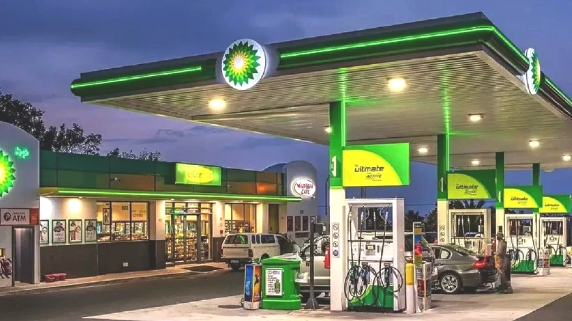 Akaryakıt Devi 300 İstasyonunu Birden Sattı - Resim: 2