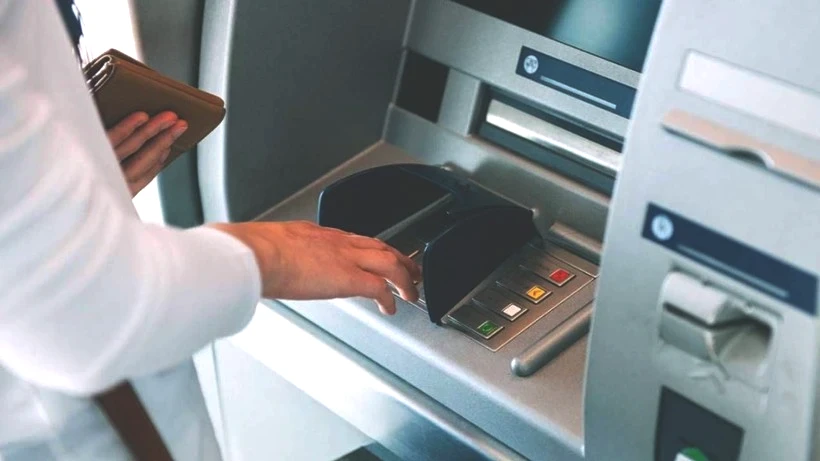 ATM’den Para Çekenler Dikkat: Yanlışlıkla Bu Tuşa Basınca Hesaptaki Para Sıfırlanıyor - Resim: 4
